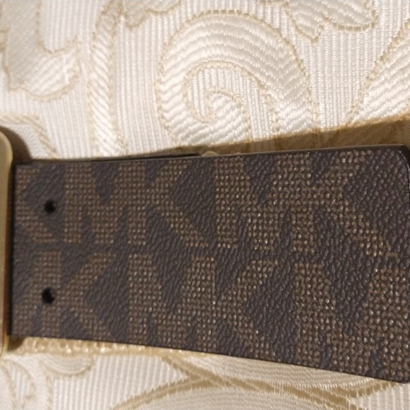 Michael Kors Stretchable Waist Belt With Goldtone 2 Prong Buckle - Picture 4 of 7